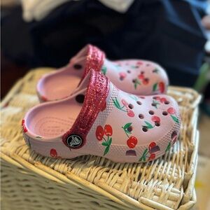 Like new! CROCS Kids Cherry Pattern Clogs - Pink and Red